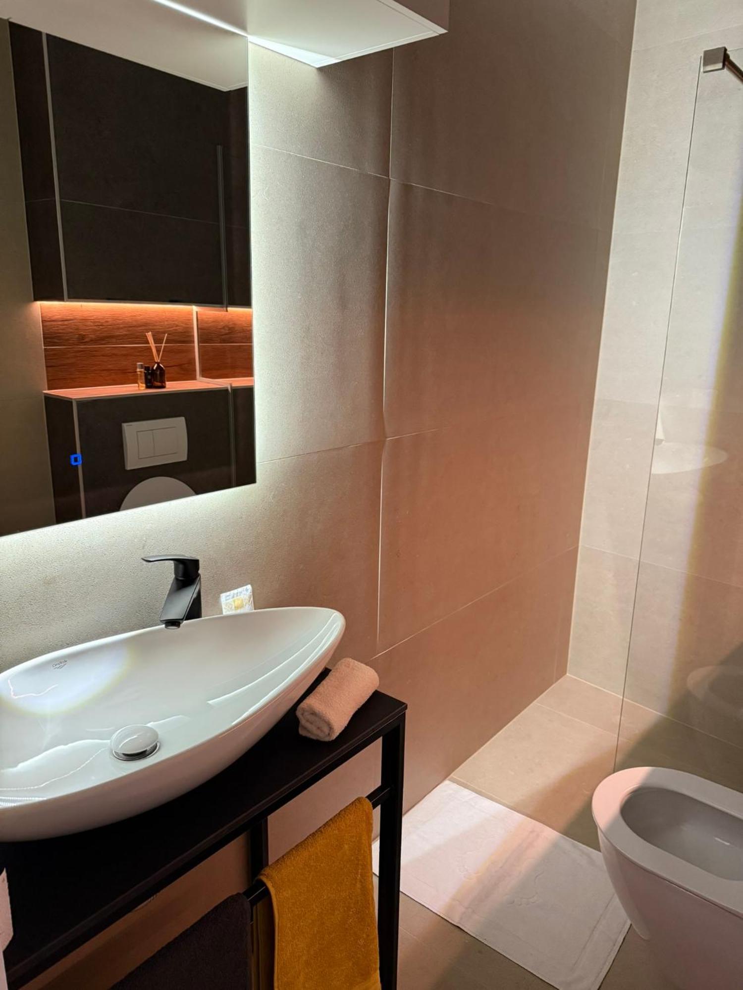 East Meets West Appartement